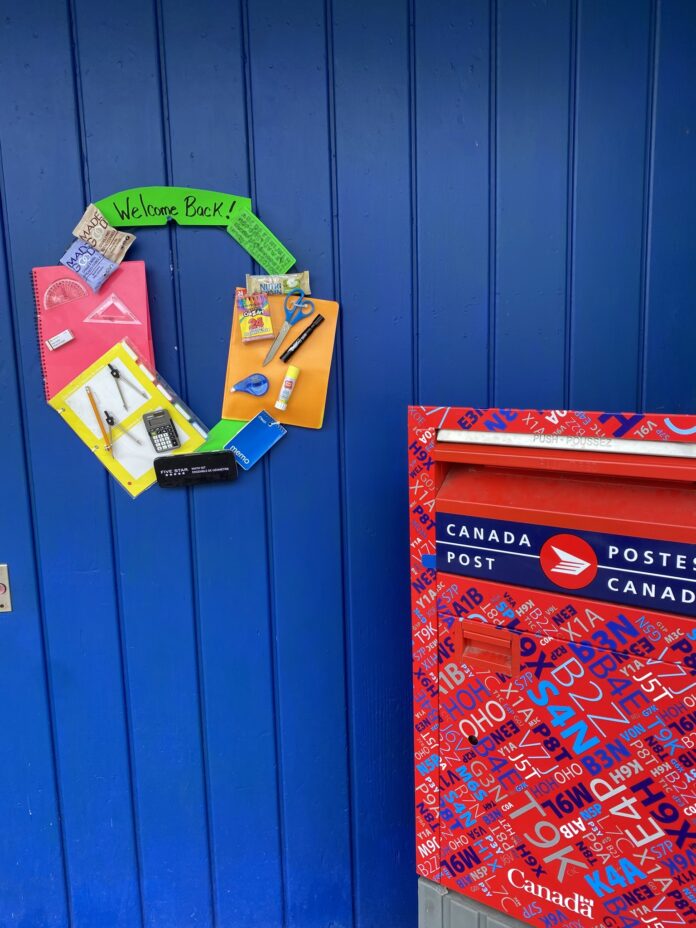 The Oxford Post Office frequently changes up its storefront decoration with the seasons and holidays. This month it's "Welcome Back!" to school! Kudos for the creativity!